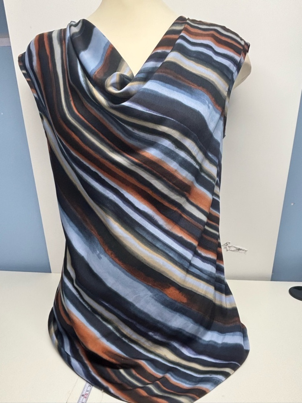 🎁 FREE W/ BUNDLE* MELANIE LYNE Sleeveless Cowl Neck Top iStriped Blue Rust Sz 10